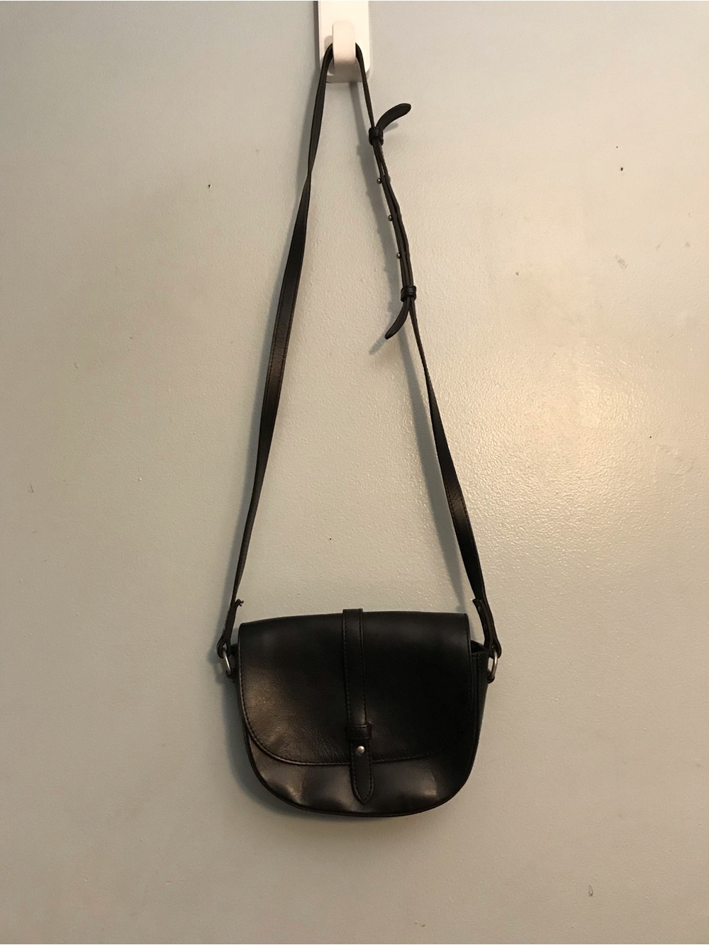 Classic Black Leather Crossbody Saddle Bag